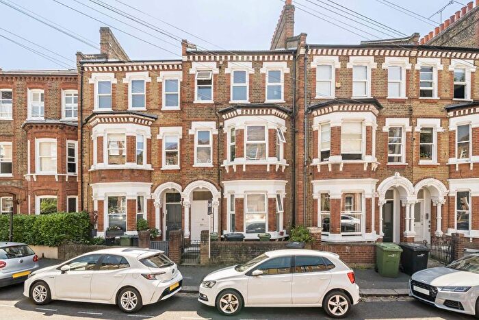 2 Bedroom Flat To Rent In Kendoa Road, Clapham, SW4