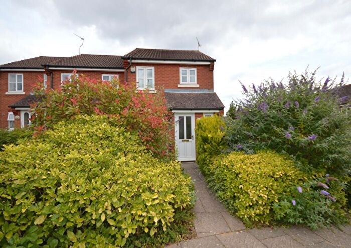 2 Bedroom End Of Terrace House To Rent In Swan View, Pulborough, RH20