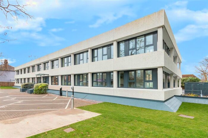 Studio To Rent In Queens Road, Weybridge, KT13