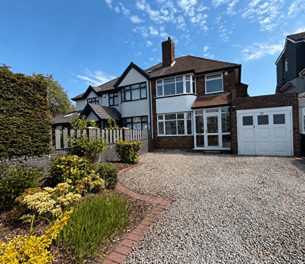 3 Bedroom Semi-Detached House For Sale In Sundial Lane, Great Barr, Birmingham, B43