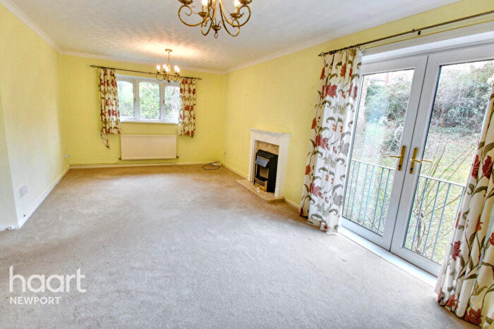 2 Bedroom Apartment For Sale In Kings Acre Fields Park Road, Newport, NP20