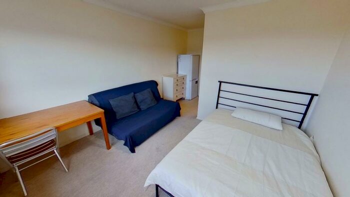 Flat To Rent In Friary House, The Friary, Guildford, GU1