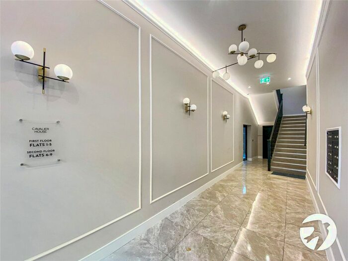 1 Bedroom Flat To Rent In High Street, Chatham, Kent, ME4