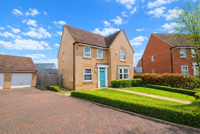 4 Bedroom Detached House For Sale In Lamport Crescent, Brooklands, Milton Keynes, MK10