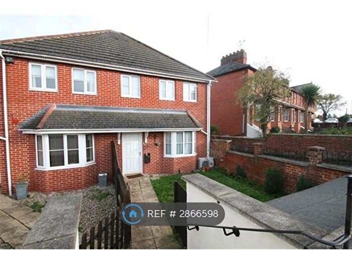 2 Bedroom Semi Detached House To Rent In Trinity Mews, Maidenhead, SL6