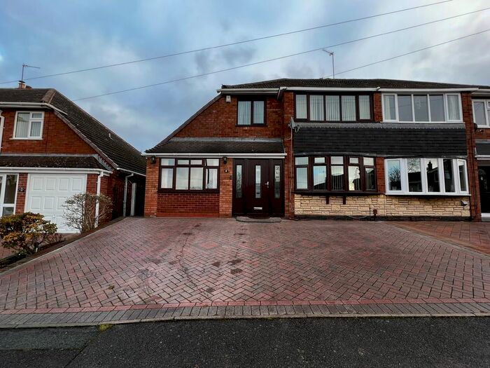 3 Bedroom Semi-Detached House To Rent In Rocester Avenue, Wednesfield, Wolverhampton, WV11