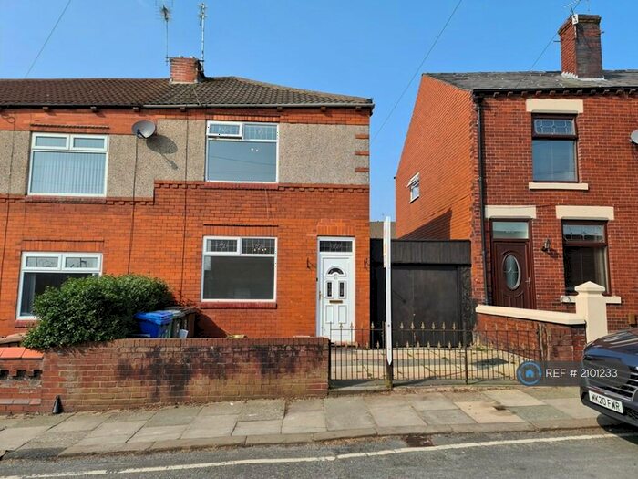 2 Bedroom Semi-Detached House To Rent In Jubilee Road, Middleton, Manchester, M24