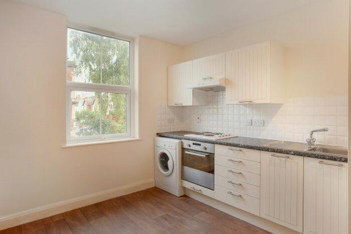 Studio To Rent In Lower Mortlake Road, Richmond, TW9