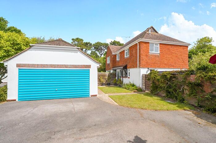 4 Bedroom Detached House For Sale In Bradlond Close, Aldwick Felds, PO21
