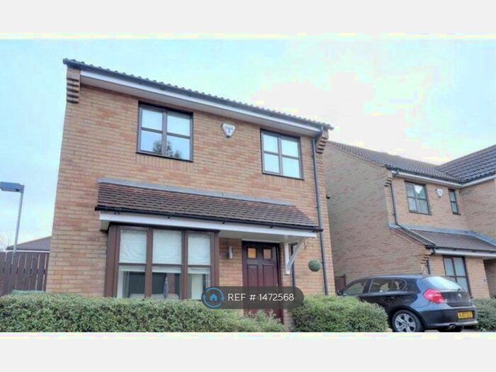 4 Bedroom Detached House To Rent In Dartington Place, Westcroft, Milton Keynes, MK4
