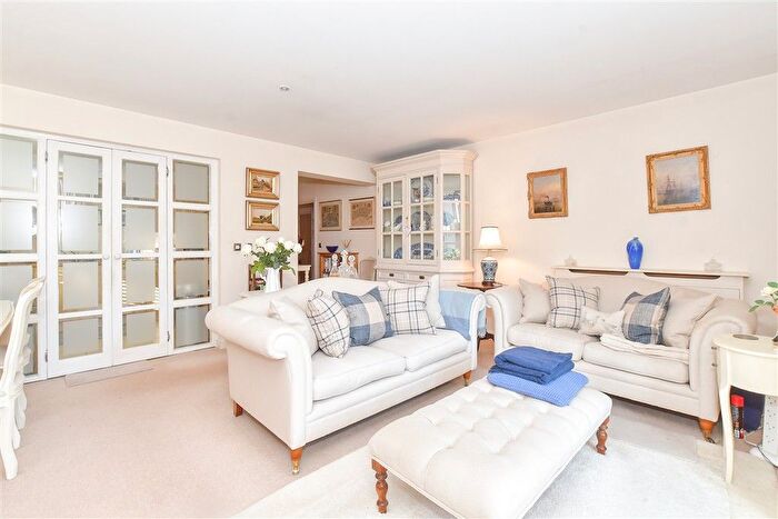 2 Bedroom Flat For Sale In Shippam Street, Chichester, West Sussex, PO19