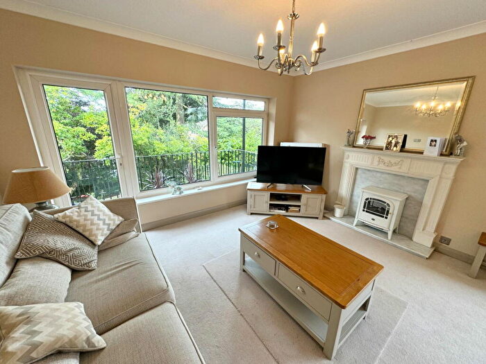 2 Bedroom Flat For Sale In Coppice Close, Dove House Lane, Solihull, B91