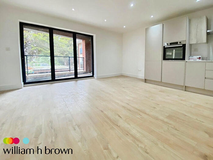 2 Bedroom Apartment To Rent In Romford, RM7