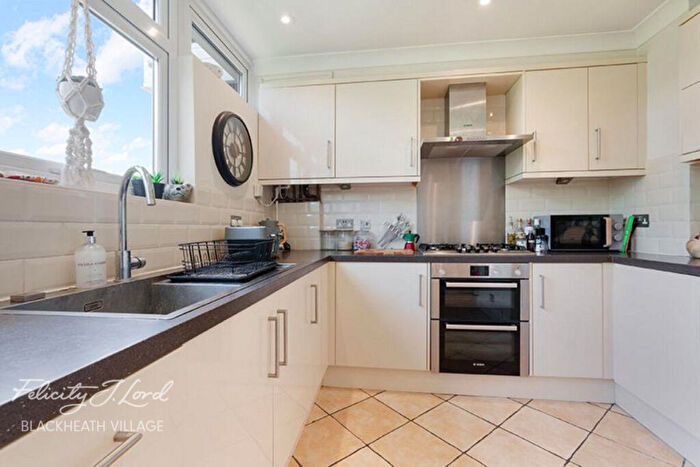 2 Bedroom Apartment For Sale In Sweyn Place, London, SE3