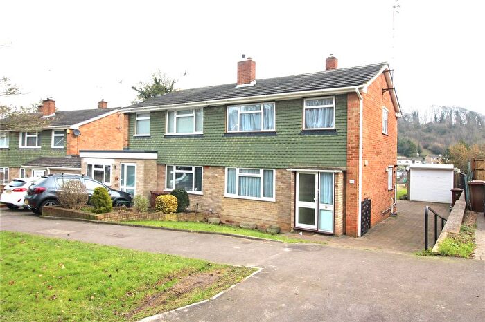 3 Bedroom Semi-Detached House To Rent In Sherwood Avenue, Chatham, Kent, ME5