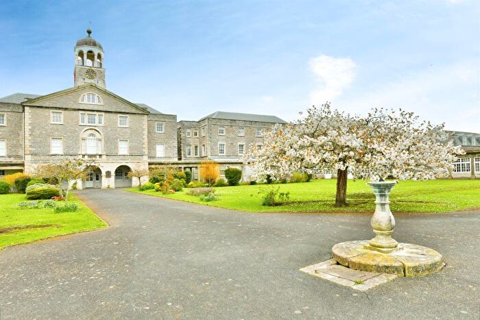 2 Bedroom Flat For Sale In Craigie Drive, Plymouth, PL1