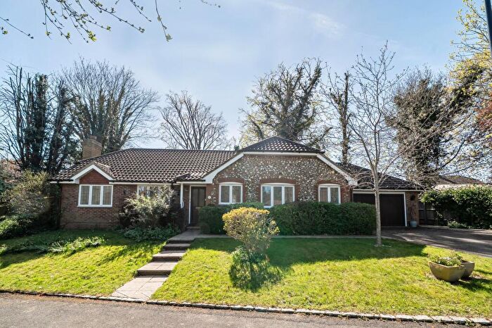 4 Bedroom Detached Bungalow For Sale In Badgers Walk, Purley, CR8