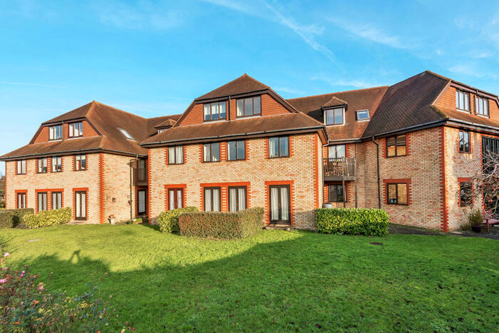 Apartment To Rent In Deer Park Way, West Wickham, BR4