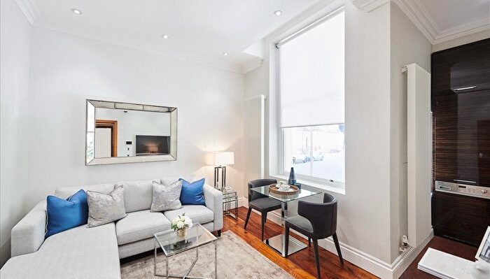 1 Bedroom Flat To Rent In Kensington Gardens Square, Bayswater, W2