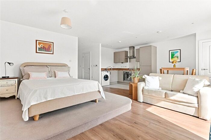 1 Bedroom Studio For Sale In Kingston Road, London, SW20