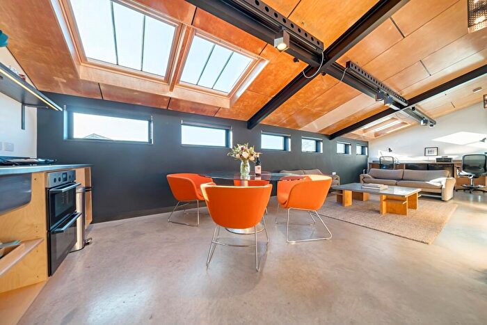 3 Bedroom Apartment To Rent In The Old Racecourse Lewes, BN7