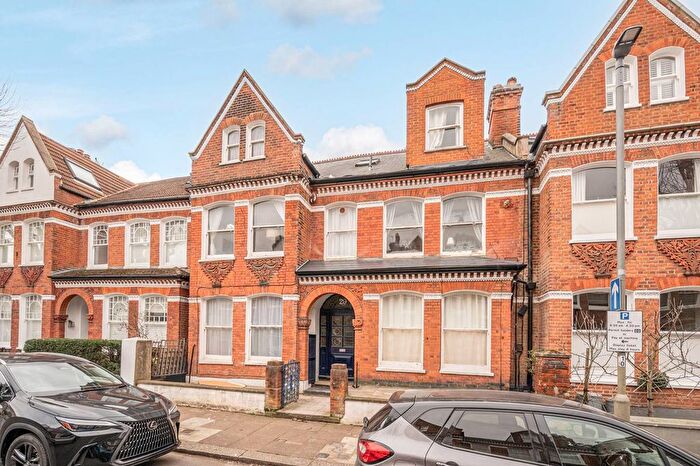 1 Bedroom Flat To Rent In Dalebury Road, Tooting Bec, London, SW17