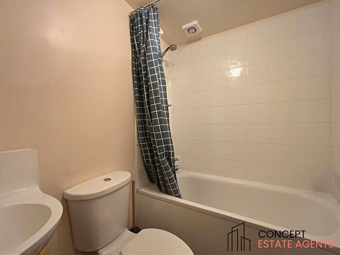 1 Bedroom Flat To Rent In Glenburnie Road, Tooting Bec, SW17