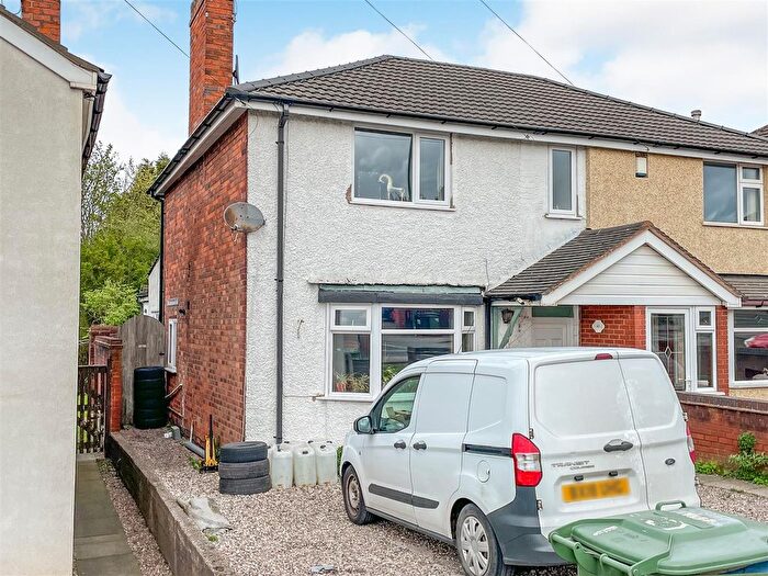 4 Bedroom Semi-Detached House For Sale In Chester Road, Brownhills, Walsall, WS8