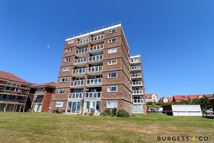 2 Bedroom Flat For Sale In Sutton Place, Bexhill-On-Sea, TN40