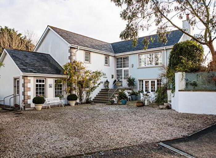 5 Bedroom Detached House For Sale In Newtownards Road, Donaghadee, BT21