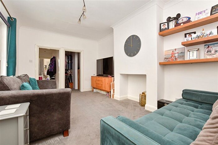 2 Bedroom Flat For Sale In Birchanger Road, London, SE25