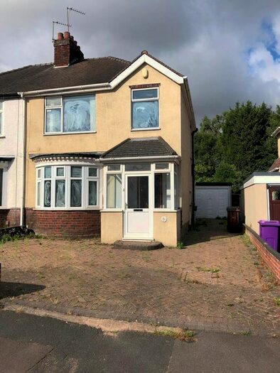 3 Bedroom Semi-Detached House To Rent In Wynn Road, Penn, Wolverhampton, WV4