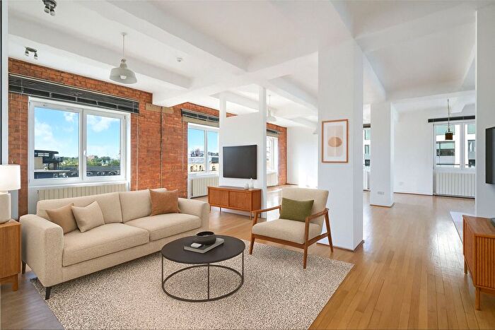 4 Bedroom Flat To Rent In New Wharf Road, London, N1