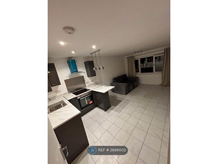 2 Bedroom Flat To Rent In Cobinshaw Street, Glasgow, G32