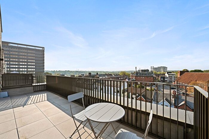 2 Bedroom Flat To Rent In Oakleigh Road North, London, N20