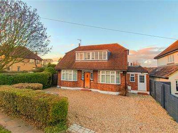 4 Bedroom Detached House To Rent In The Drive, Hertford, SG14
