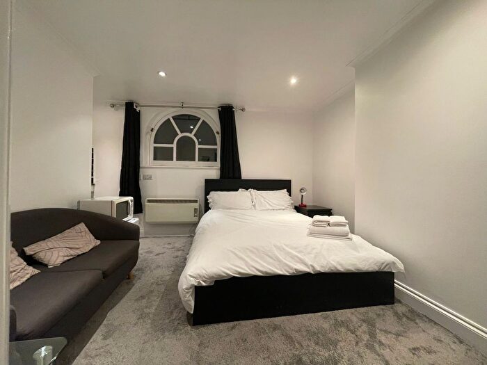 Studio To Rent In Euston Street, London, NW1