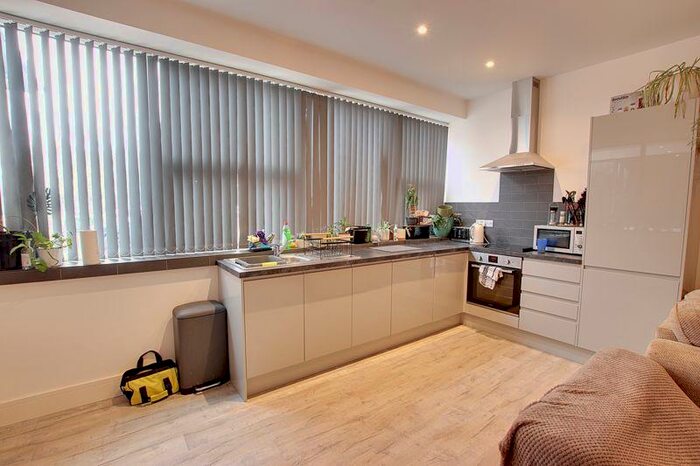 1 Bedroom Flat To Rent In The Pavillions, Trowbridge, BA14