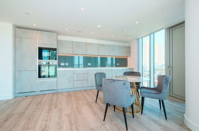 2 Bedroom Flat To Rent In High Street, London, E15