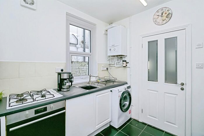 3 Bedroom Terraced House For Sale In Kathleen Street, Barry, CF62