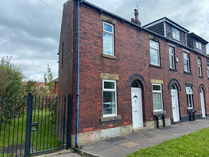 3 Bedroom End Of Terrace House To Rent In Gowers Street Rochdale., OL16
