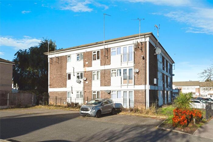 1 Bedroom Flat For Sale In Redgrave Road, Basildon, Essex, SS16