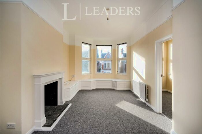 2 Bedroom Apartment To Rent In Portland Road, Hove, BN3