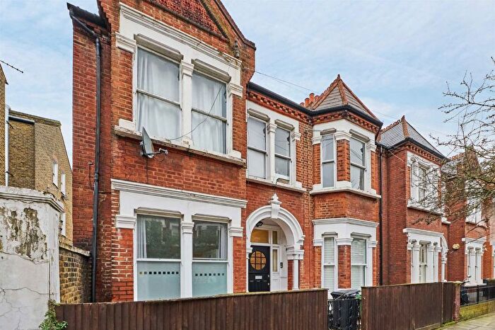 1 Bedroom Flat To Rent In Englewood Road, London, SW12