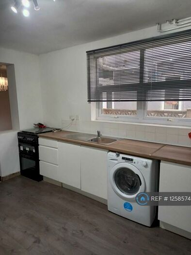 3 Bedroom Terraced House To Rent In Albino Road, London, E17