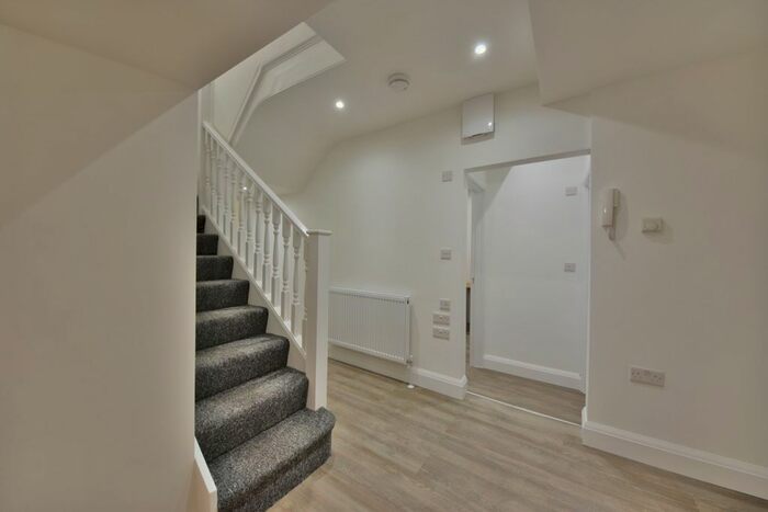 2 Bedroom Flat To Rent In Junction Road, London, N19