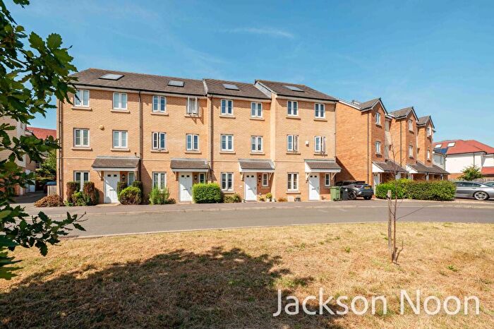 3 Bedroom Town House For Sale In Alpine Close, West Ewell, Epsom, KT19
