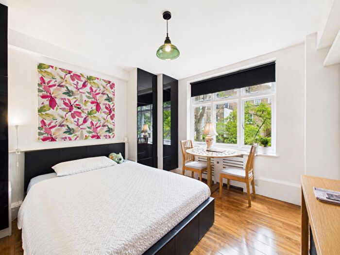 Flat To Rent In Abercorn Place, London, NW8