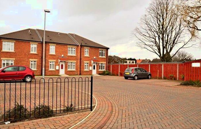 2 Bedroom Apartment To Rent In Penshurst Mews, Hessle, HU13