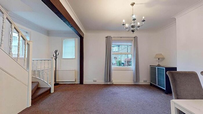 4 Bedroom End Of Terrace House To Rent In Braybrooke Street, East Acton, W12